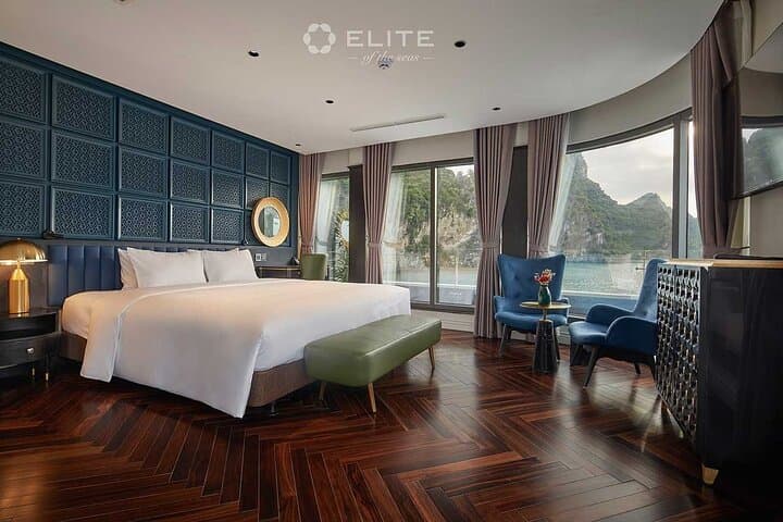 Terrace-Suite Luxury Overnight Cruise in Halong Bay — 2-Day Halong & Lan Ha Bay Escape photo 3
