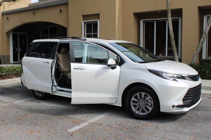 Private Transfer: Santo Domingo Airport to Punta Cana — Stress-Free 2–2.5 Hour Ride photo 2