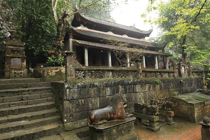 Tam Coc Biking & Mua Cave Trek: Full-Day Private Tour from Hanoi photo 3