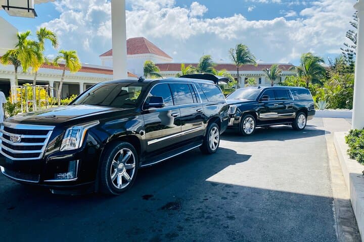 VIP Cadillac Roundtrip Transfer: Punta Cana to Cap Cana
