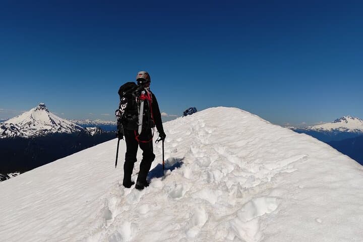 Summit La Picada: Full-Day Volcano Climb in Vicente Pérez Rosales National Park