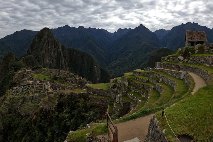2-Day Machu Picchu and Vinicunca (Rainbow Mountain) Tour from Cusco