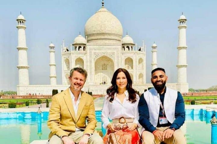 From Hyderabad to Agra in a Day: Private Taj Mahal Tour with Flights photo 1