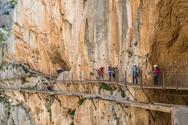 Caminito del Rey Guided Tour from Málaga — Walk the 7.7 km Gaitanes Gorge photo 4