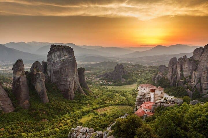 A Day at Meteora: Cliffside Monasteries & Views from Athens