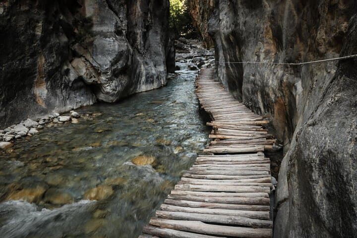 Full-Day Samaria Gorge Hike: Private Guided Trek from Omalos to Agia Roumeli photo 2