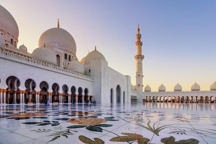 Private Abu Dhabi City Tour from Dubai — Sheikh Zayed Mosque, Corniche & Louvre