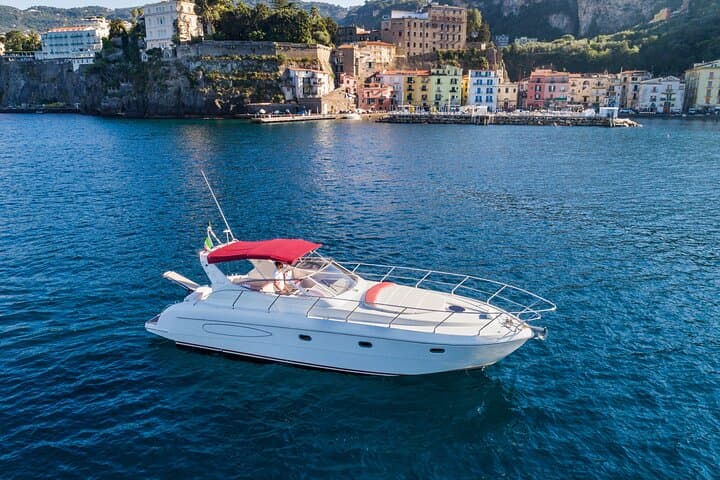 Private Luxury Yacht Tour to Capri from Sorrento on a Raffaelli Shamal 40