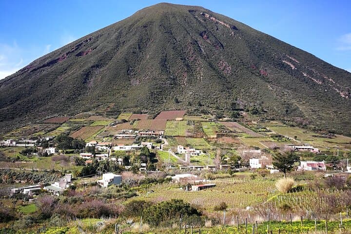 Salina Wine Trek: Vineyards, Sea Views & Malvasia Tasting on the Aeolian Island photo 3