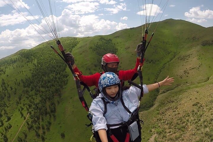 Tandem Paragliding Over Bayanzurkh Mountain, Ulaanbaatar — Private Tandem Flights photo 3