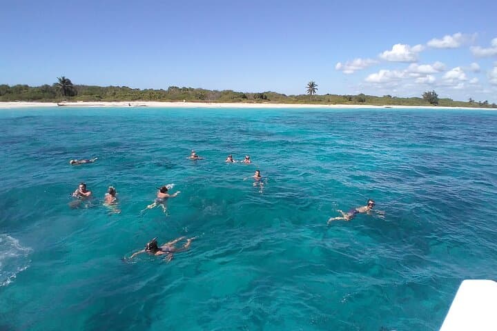 Full-Day Catalina Island Snorkeling & Altos de Chavon Day Trip from Punta Cana photo 2