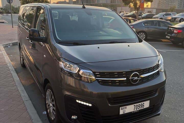 Private Minivan Transfer: Dubai Airport (DXB) Arrival & Departure