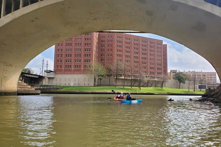 Buffalo Bayou Kayak Tour — 2-Hour Houston Skyline & Eco Paddle photo 2