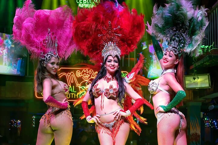 miami-south-beach-mangos-dinner-and-show-live-tropical-cabaret photo 4