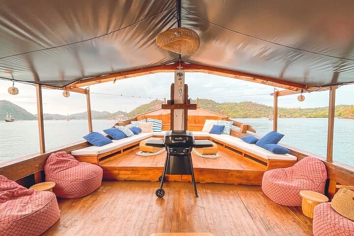 3-Day Luxury Phinisi Sail to Komodo, Padar & Pink Beach photo 5