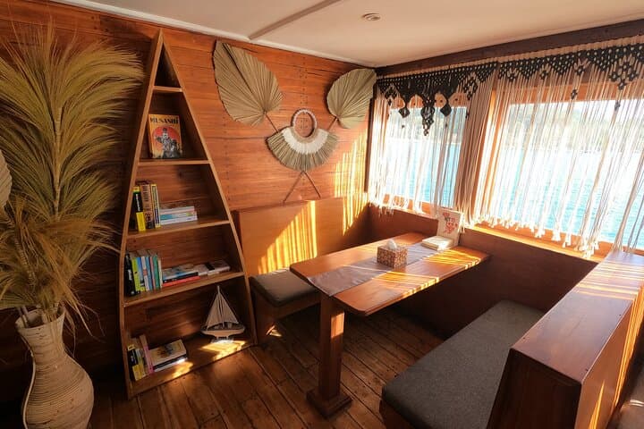 3-Day Luxury Phinisi Sail to Komodo, Padar & Pink Beach photo 6
