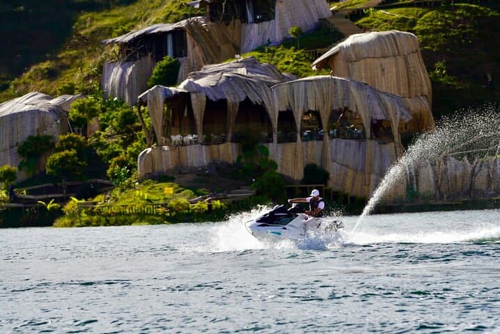 Jetskiing Guatapé: 1-Hour Reservoir Adventure at El Peñol photo 3