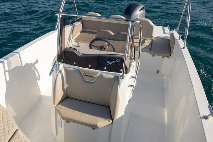 Cayman Deluxe: Brac, Šolta & Blue Lagoon Speedboat Day Cruise photo 3