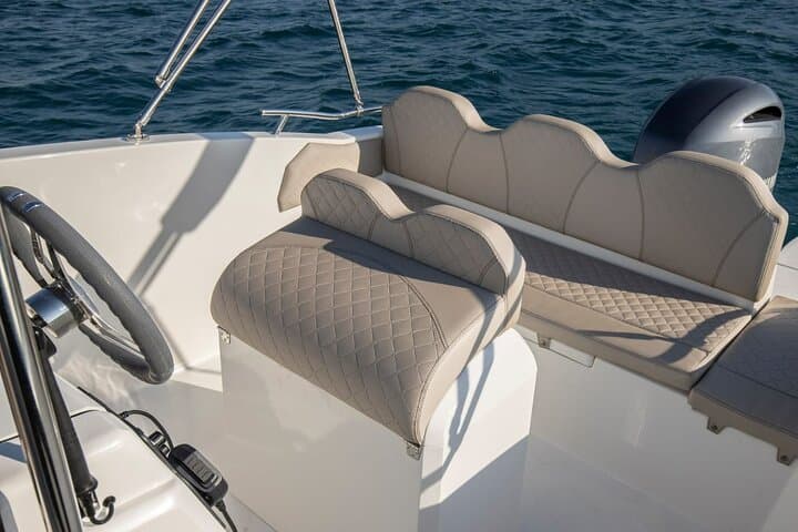 Cayman Deluxe: Brac, Šolta & Blue Lagoon Speedboat Day Cruise photo 6