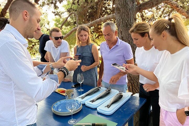 Fresh Fish Tasting Academy Slovenia — Raw Fish Aging Workshop & Seafood Skills