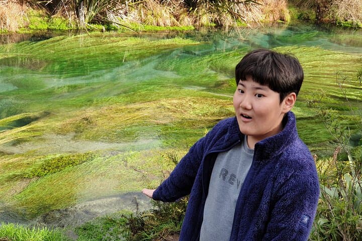 Auckland Day Tour: Hobbiton, Blue Spring & Waitomo Glowworm Caves photo 4