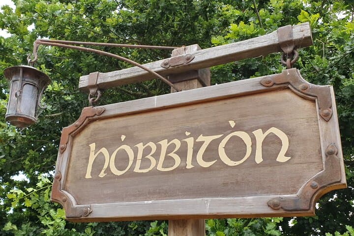 Auckland Day Tour: Hobbiton, Blue Spring & Waitomo Glowworm Caves photo 6