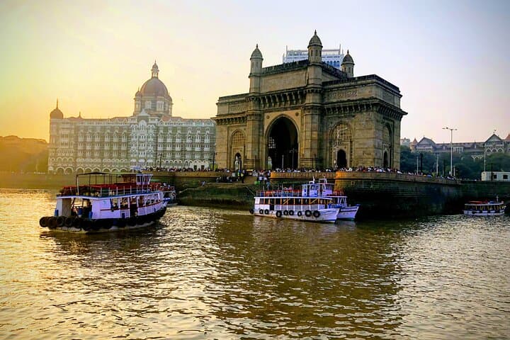 Explore Mumbai's Iconic Landmarks on a Sightseeing Tour