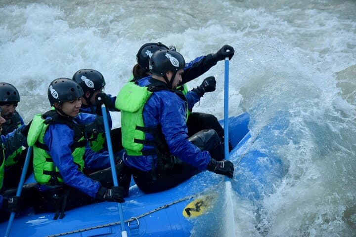 Rafting the Rio de las Vueltas: Fitz Roy Views and Class III Rapids in El Chaltén photo 3