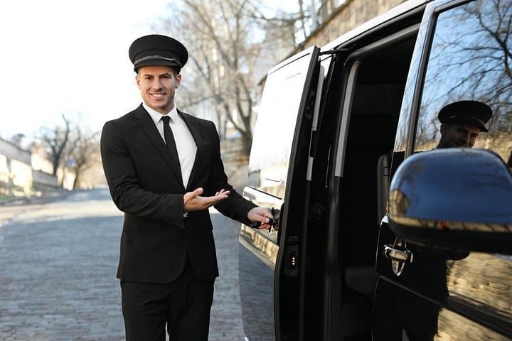 Private Arrival Transfer NYC Airports: JFK, LGA & EWR to Manhattan