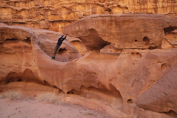 Jebal Al Hash: 2-Day Guided Hike and Bedouin Camp in Wadi Rum photo 6