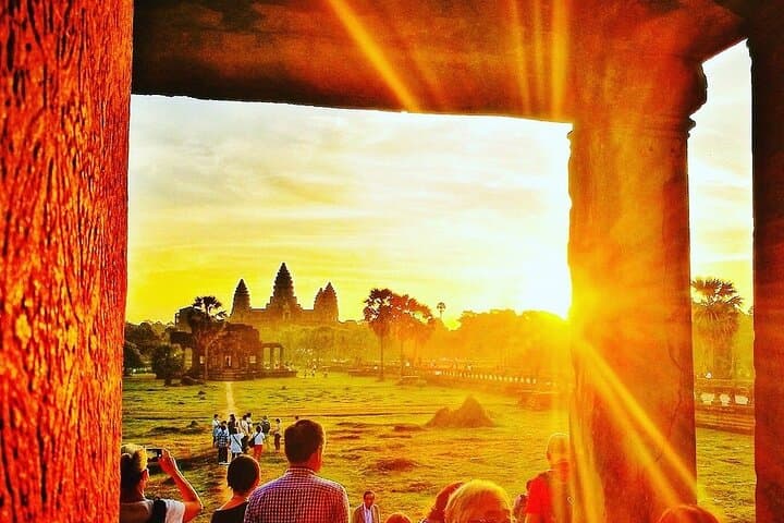 8-Day Cambodia Highlights Tour: Angkor Temples, Tonle Sap & Phnom Penh photo 5