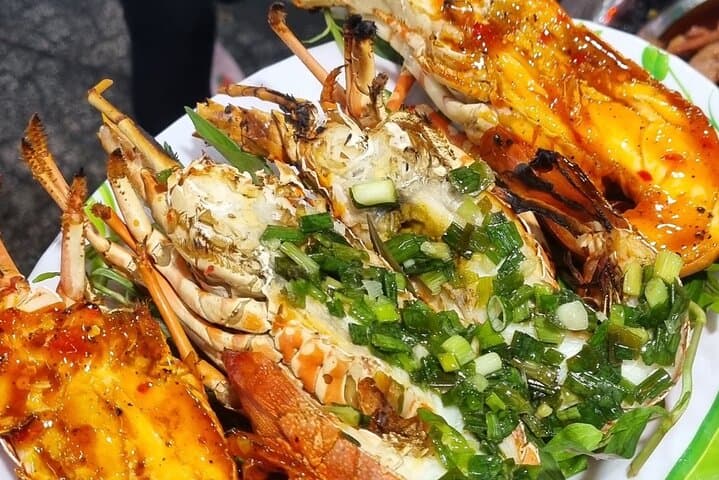Saigon Foodie Night Motorbike Tour: Ho Chi Minh Street Food by Scooter photo 3