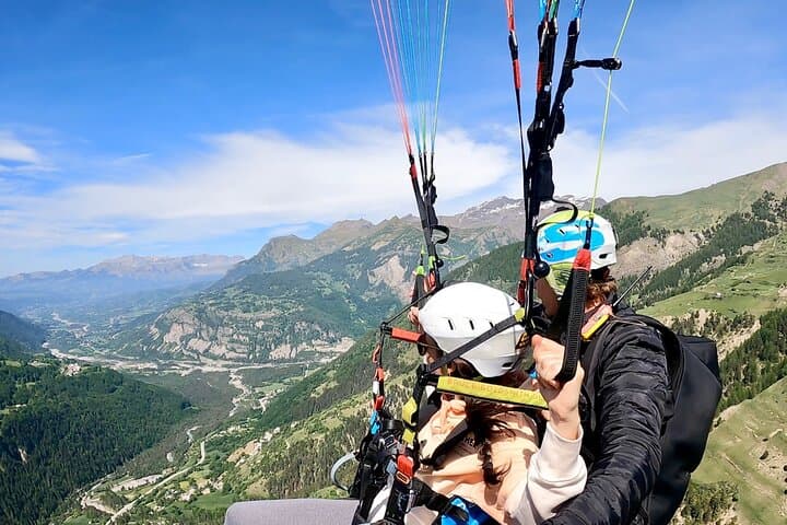 Tandem Paragliding Over Orcières-Merlette — Écrins National Park Tandem Flight photo 3