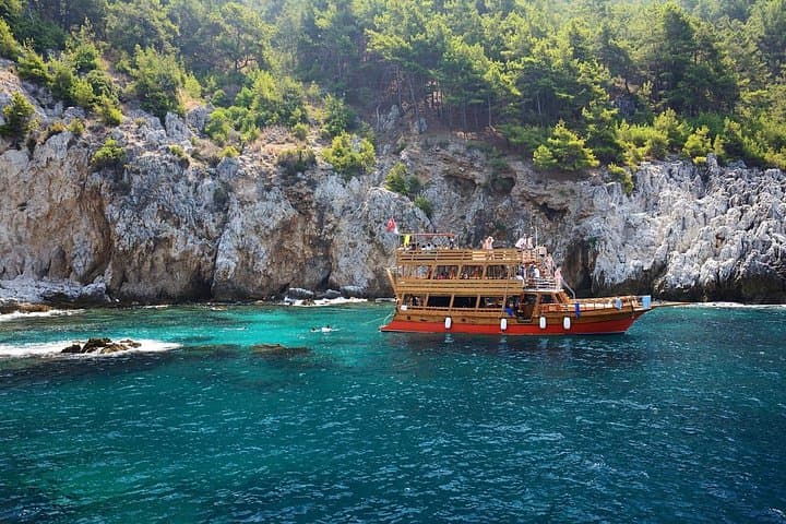Alanya Coastal Relaxing Boat Trip: Lunch, Swim & Mediterranean Views