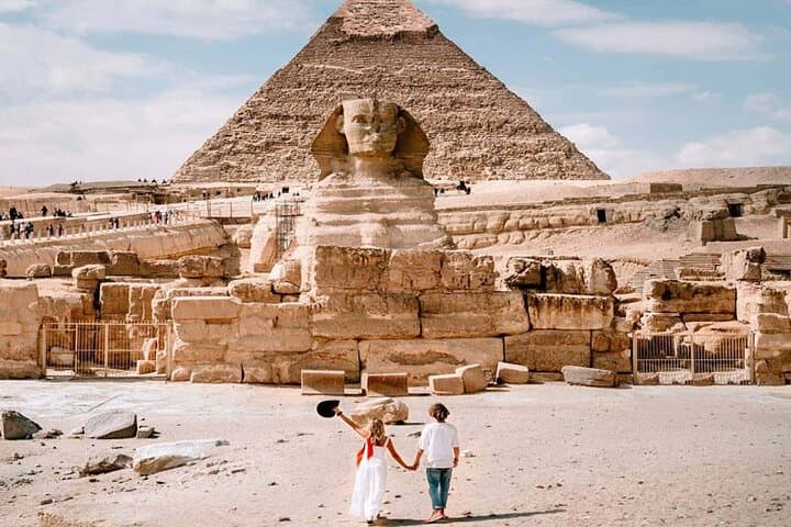 One-Day Private Plane Trip from Sharm to Cairo: Pyramids, Museum & Camel Ride