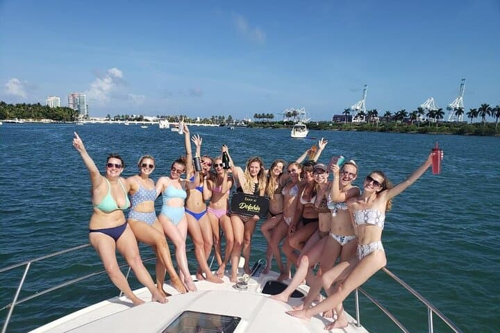 Glass-Floor Party Yacht in Miami: Sandbars, Skyline, and Snorkeling photo 4