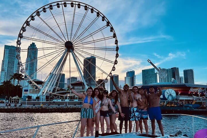 Glass-Floor Party Yacht in Miami: Sandbars, Skyline, and Snorkeling photo 5