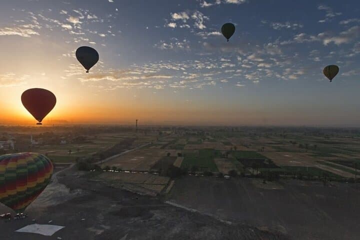 Sunrise Hot Air Balloon Over Luxor: Flight Above Thebes' Temples photo 2