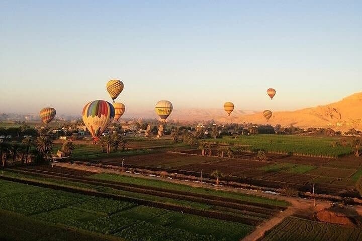 Sunrise Hot Air Balloon Over Luxor: Flight Above Thebes' Temples photo 5