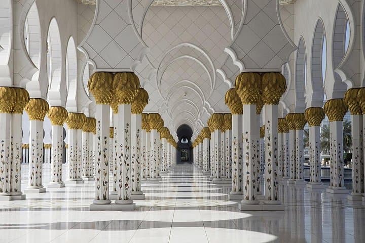 Abu Dhabi Day Tour from Dubai: Sheikh Zayed, Qasr Al Watan & Etihad Towers photo 2