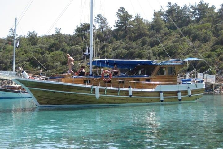 Bodrum Sunset Private Boat Tour: Swim, Hot-Spring Cave & Castle Views