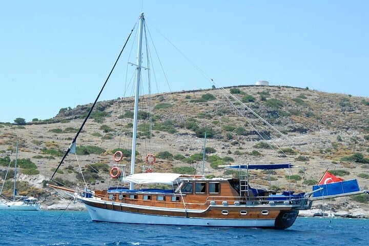 Bodrum Sunset Private Boat Tour: Swim, Hot-Spring Cave & Castle Views photo 5