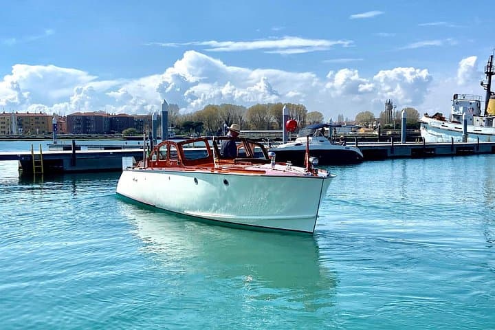 Full-Day Sweet Molly Venetian Lagoon Boat Tour — Murano, Burano & Torcello photo 4