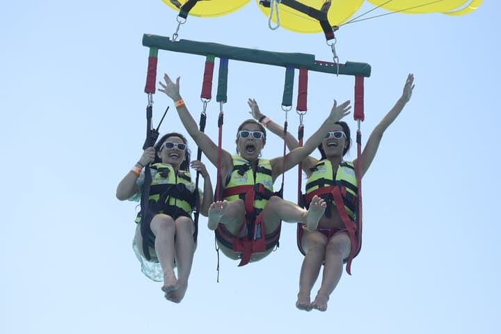 Parasailing and Jet Ski Combo in Cancun: Fly 260 ft Above the Caribbean and Race Along Isla Mujeres