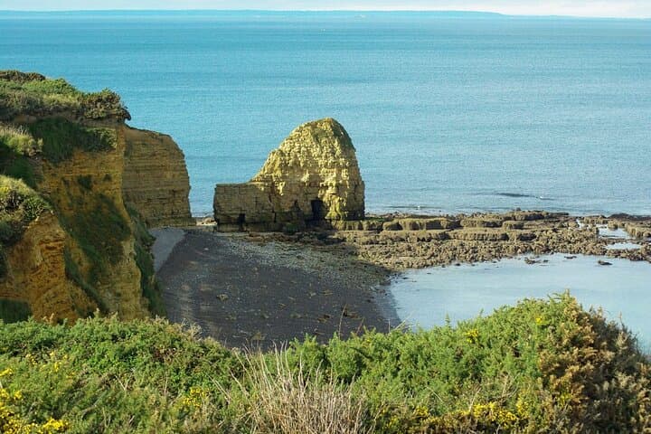 Discover History: Omaha Beach and Bayeux from Cherbourg