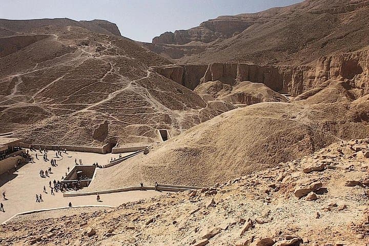 Sunrise Hot Air Balloon Over Luxor and Private West Bank Tour photo 2