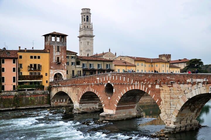 Zurich to Verona Private Transfer with 2-Hour Milan Duomo Stop photo 3