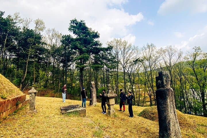 Korean Cemetery and Folklore Trek: Fall Hike Through Mountain Graves Near Seoul photo 6