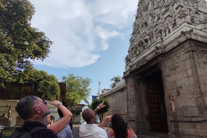 Half-Day Colombo Culture Walk: Private Tuk-Tuk & Temple Immersion