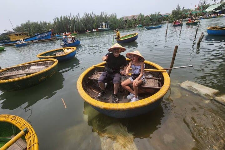 Hoi An Bamboo Basket Boat Ride and Ancient Town Walking Tour photo 2